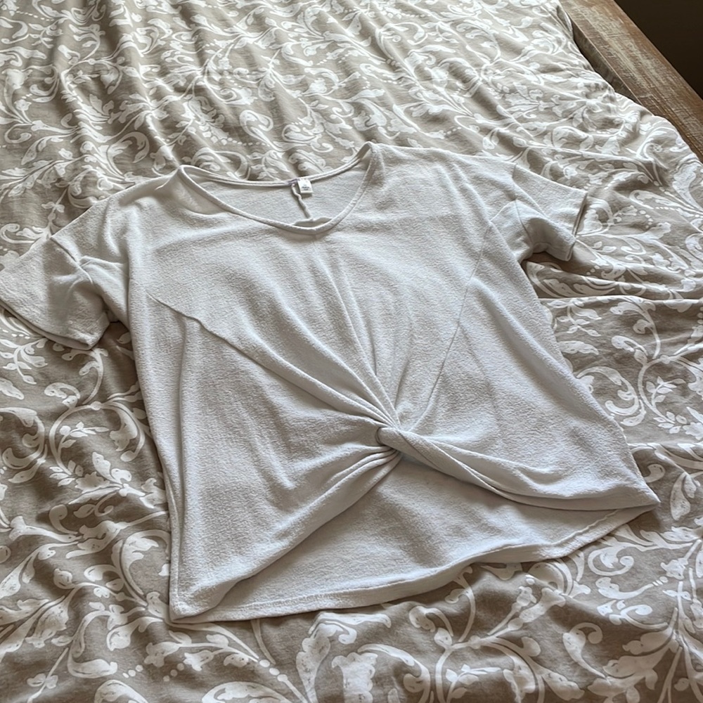 White twist tie front tee